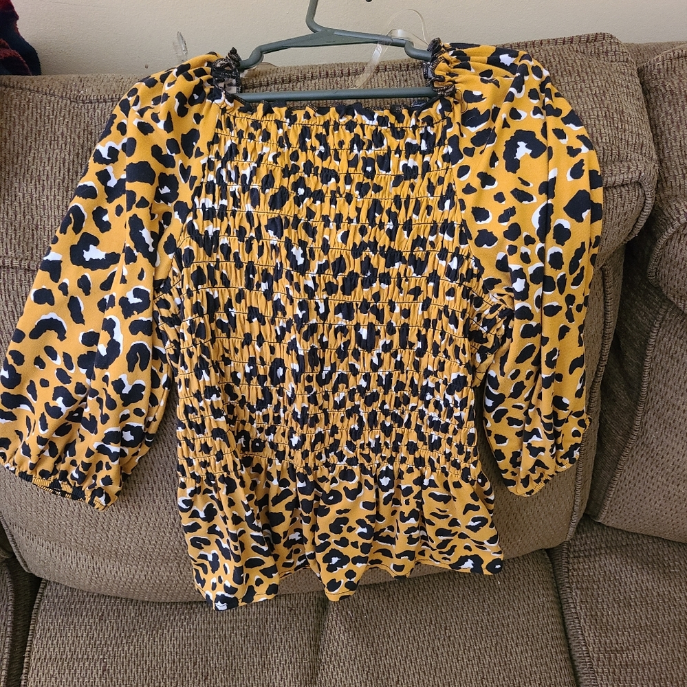 Xtraordinary Leopard print Girl's size Medium shirt